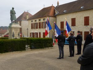 EssoyesArmisticeDay2015MorelStatue