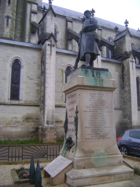 essoyeswarmemorial11nov